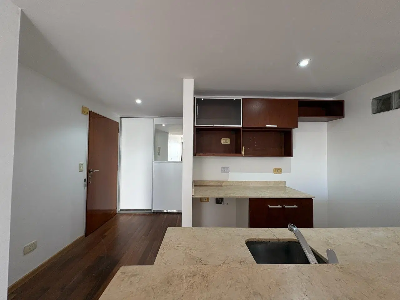 ALQUILER MONOAMBIENTE CON BALCON, PISO ALTO, APTO PROFESIONAL, EN PALERMO, LAS CAÑITAS 4