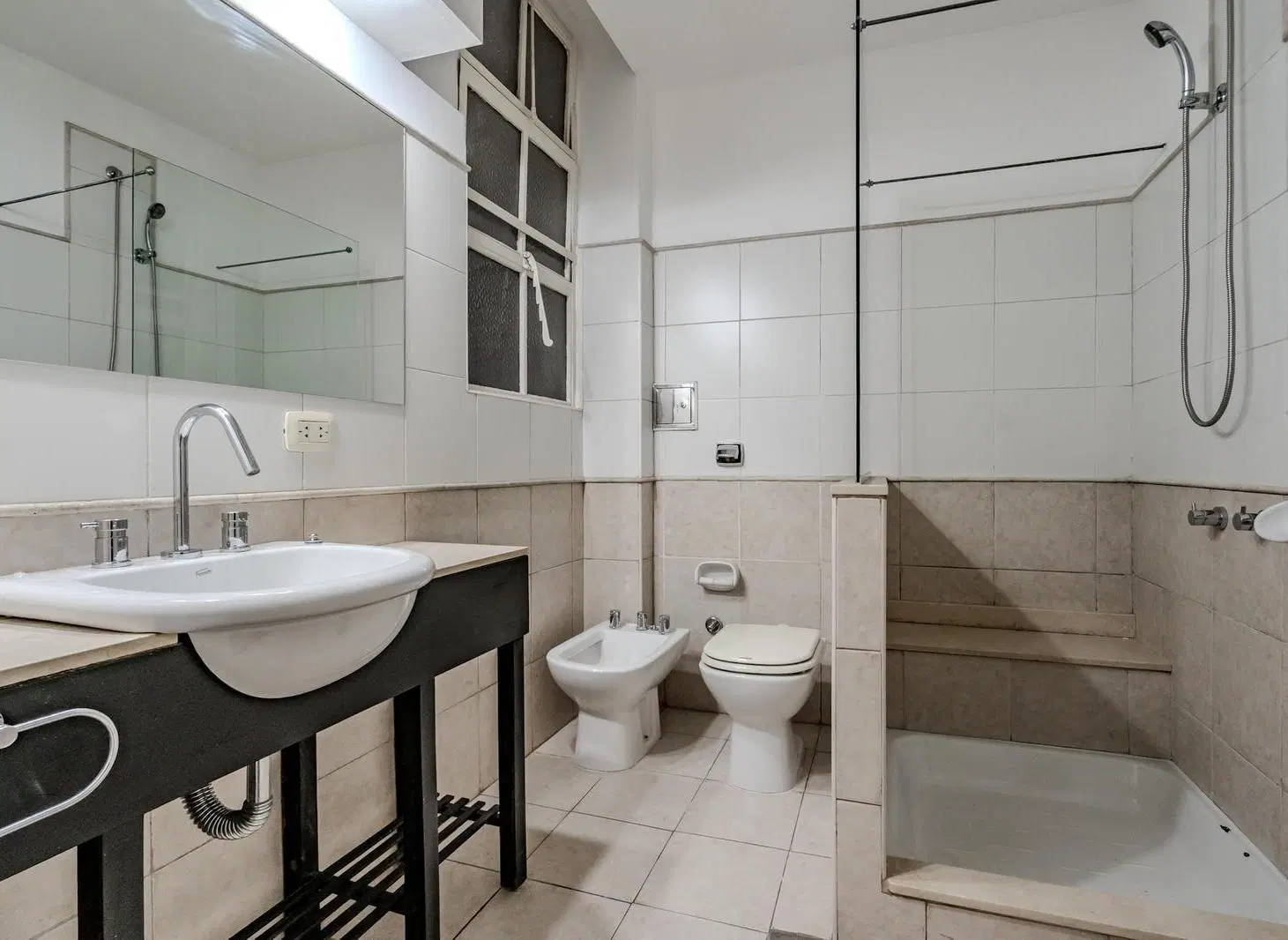 Venta Departamento 4 Ambientes Balcón corrido al frente Reciclado a nuevo Once/Balvanera 4
