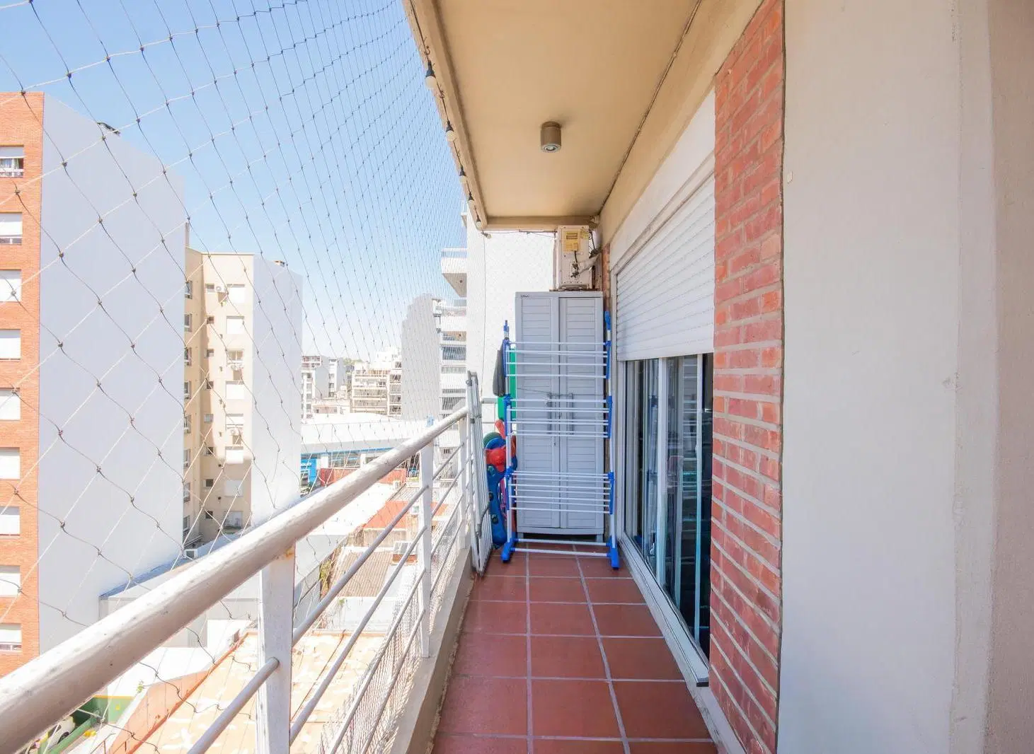 VENTA DEPARTAMENTO 3 AMBIENTES PISO ALTO CON BALCÓN EN SAAVEDRA 2