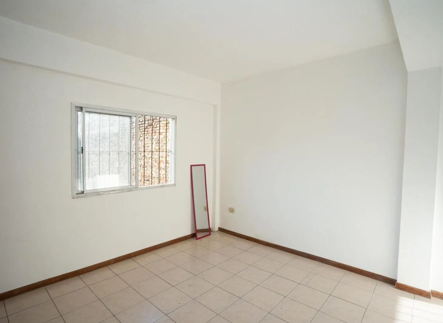 VENTA PH 2 AMBIENTES CON BALCON Y COCHERA VALENTIN ALSINA 3