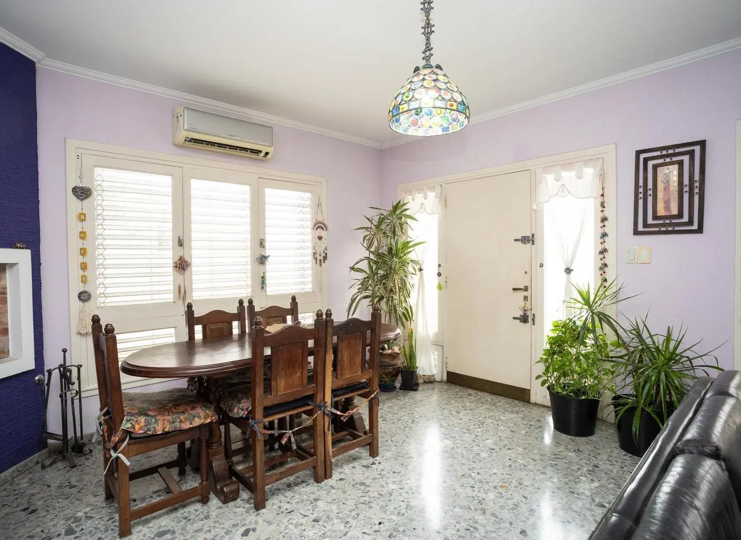 VENTA CASA 6 AMBIENTES EN DOS PLANTAS CON COCHERA Y PARQUE 4