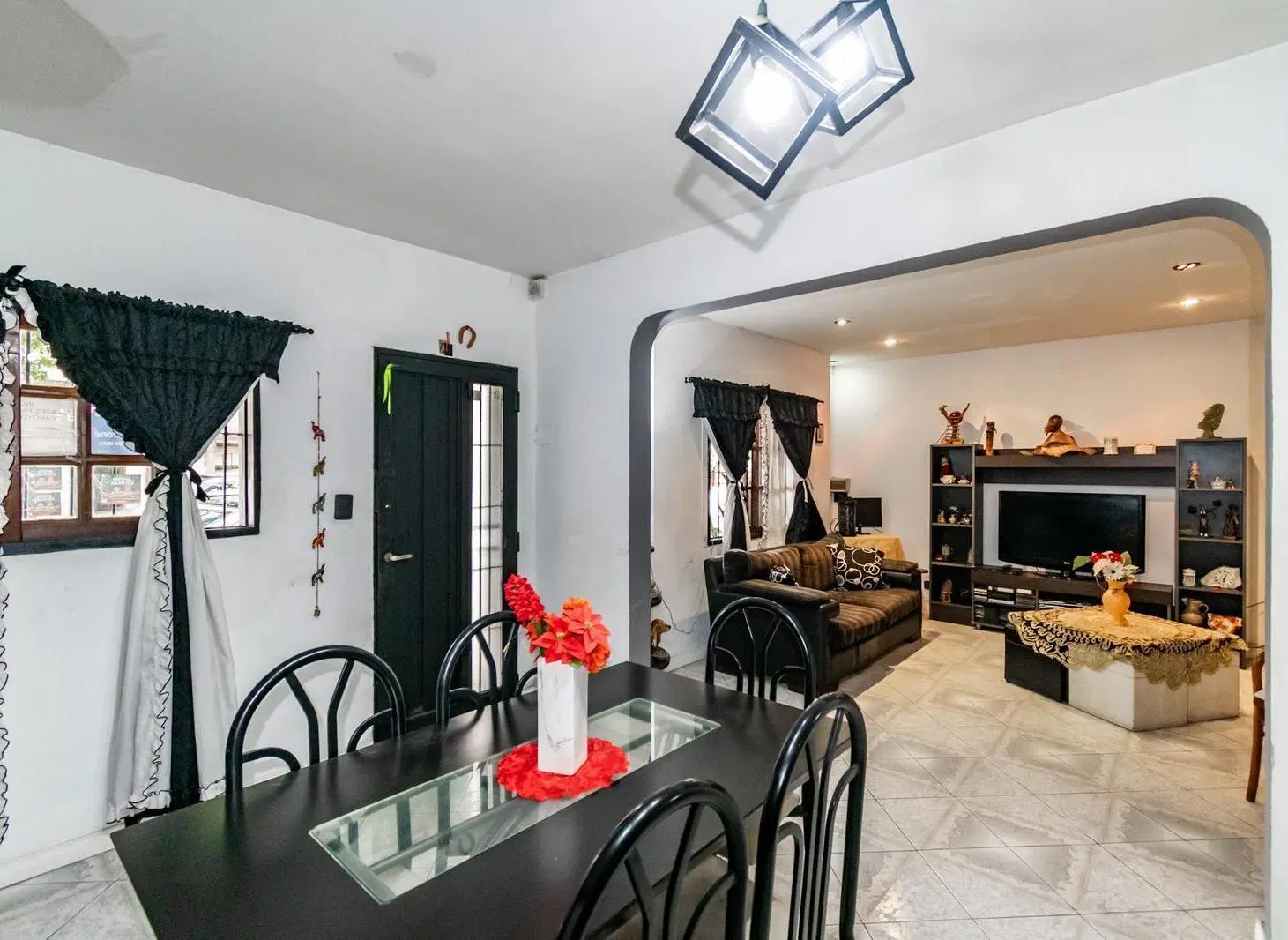 VENTA PH TIPO CASA DE 5 AMBIENTES EN VILLA LYNCH 1