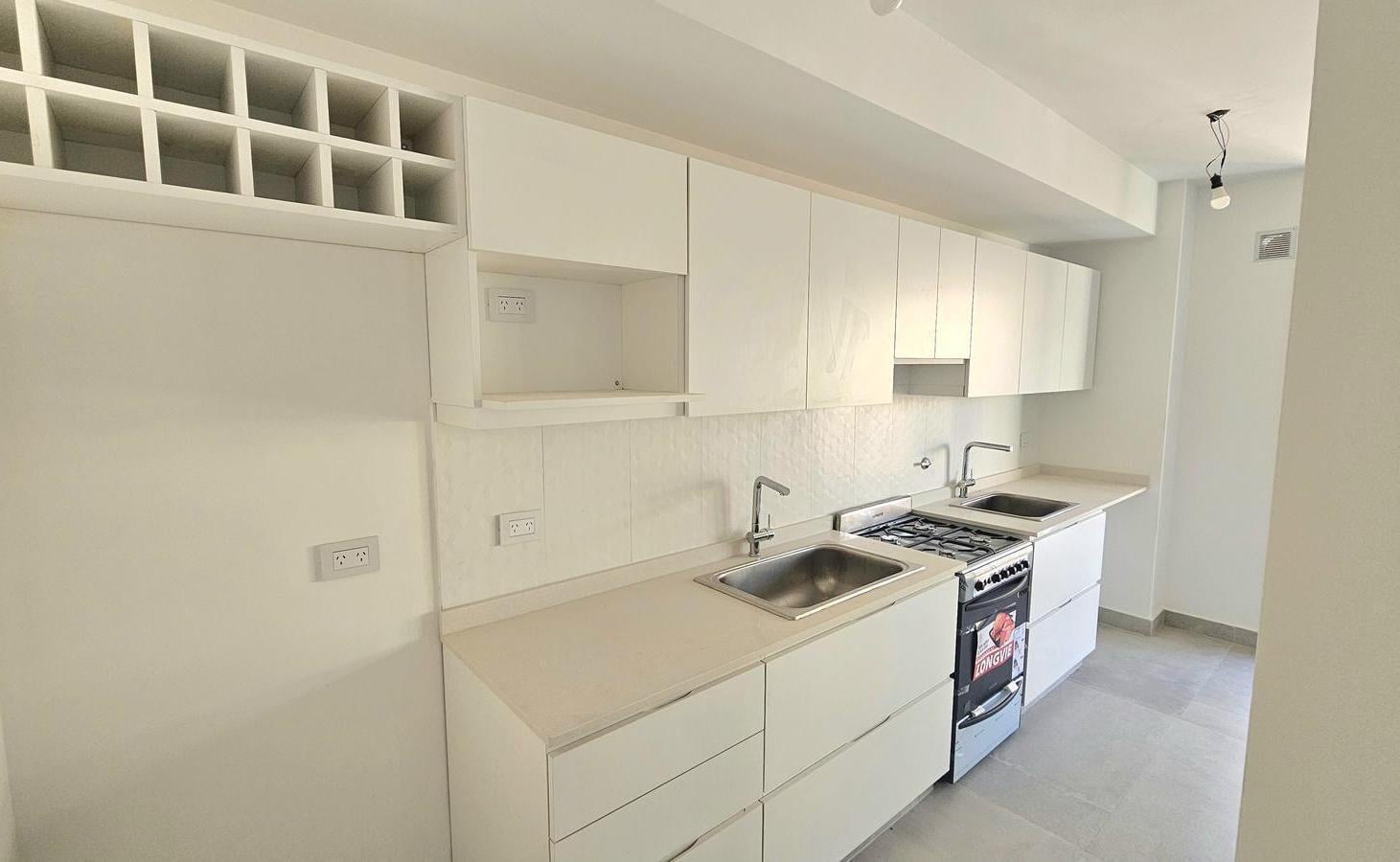 Foto de VENTA DEPARTAMENTO DE 2 AMBIENTES CON BALCON TERRAZA Y PARRILLA EN, imagen 4