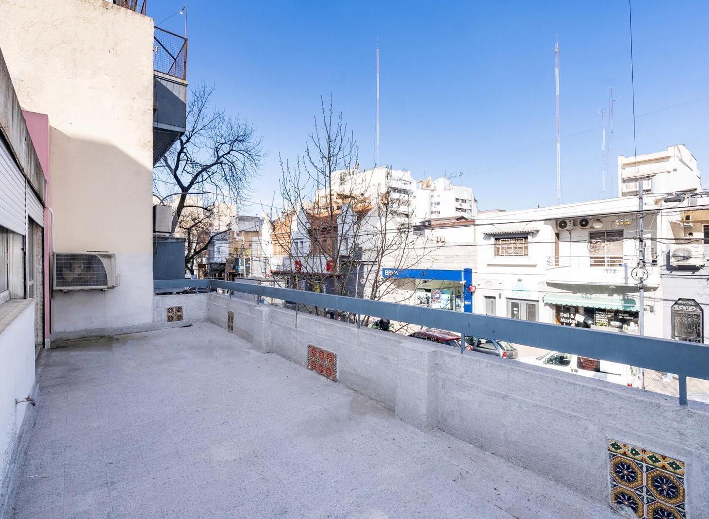 Foto de VENTA PH - Villa del Parque 6 ambientes con inmenso PARQUE, imagen 4