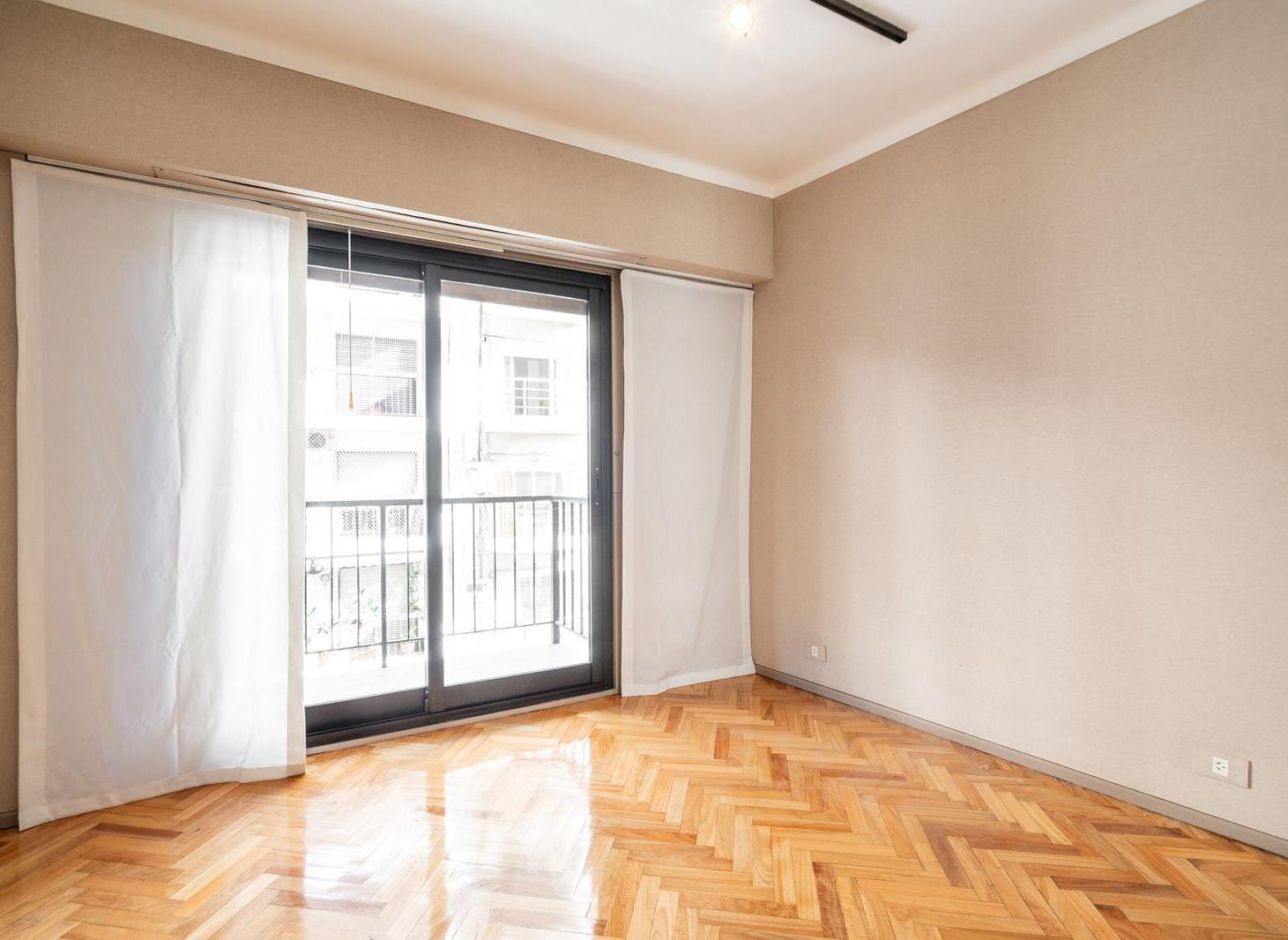 Foto de VENTA DEPARTAMENTO 2 AMBIENTES RECICLADO AL FRENTE CON BALCON EN, imagen 4