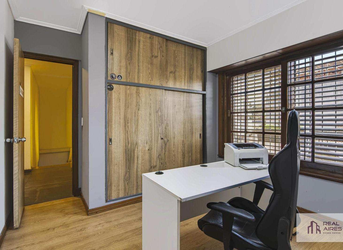 Foto de VENTA CASA CHALET 5 AMB CON PARQUE, QUINCHO Y GARAGE, BARRIO PARQUE, imagen 3