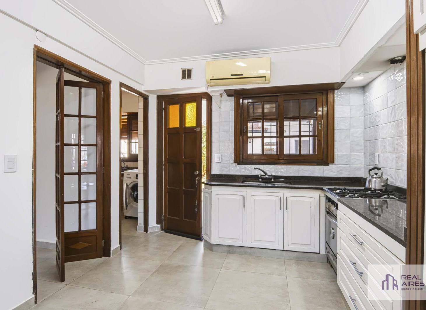Foto de VENTA CASA CHALET 5 AMB CON PARQUE, QUINCHO Y GARAGE, BARRIO PARQUE, imagen 5