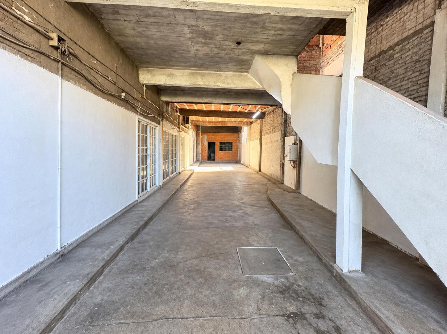Foto de VENTA DE GALPON + 2 viviendas a refaccionar, imagen 2
