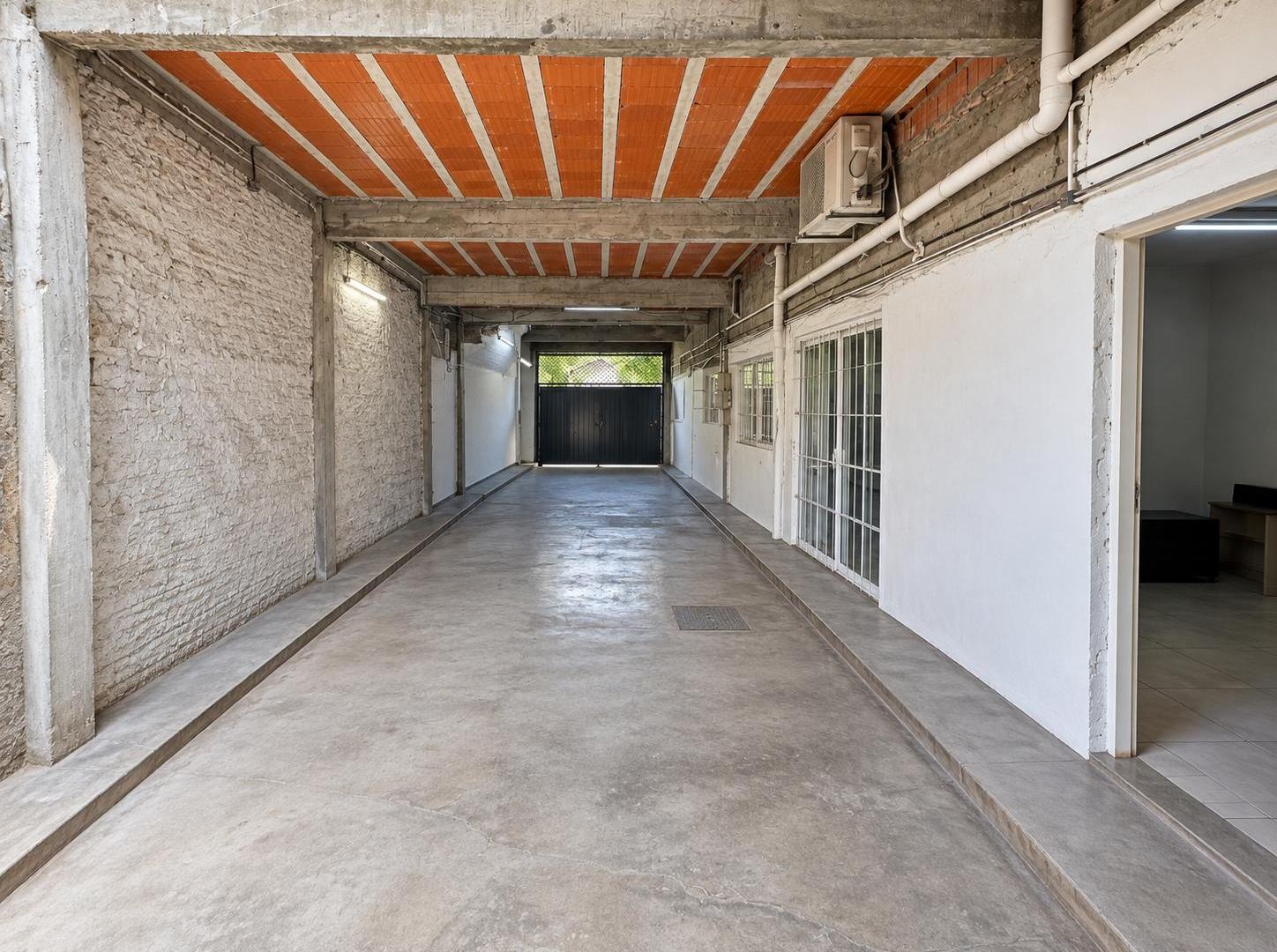 Foto de VENTA DE GALPON + 2 viviendas a refaccionar, imagen 4