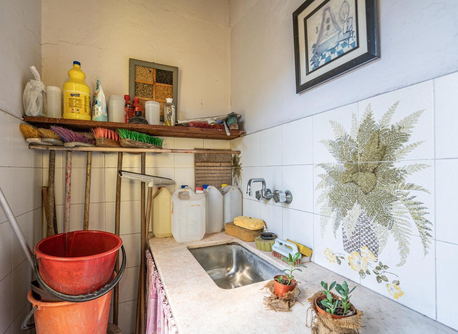Foto de VENTA CASA 4 AMBIENTES c/ COCHERA, PILETA Y QUINCHO, APTO CREDITO, imagen 3
