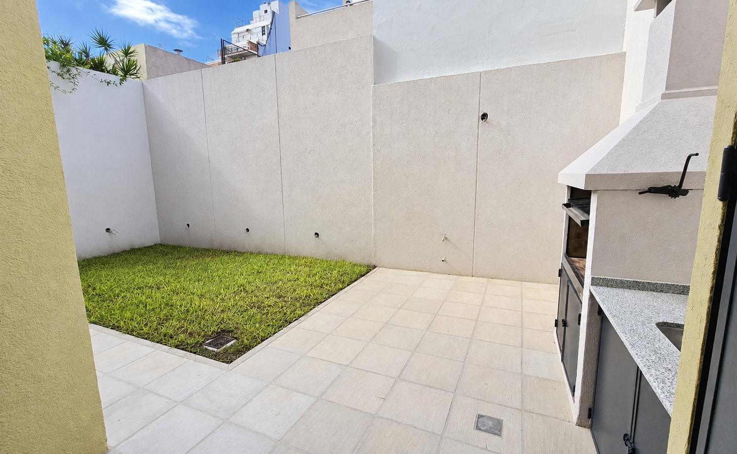 Foto de VENTA PH 4 AMBIENTES CON PARQUE Y PARRILLA EN CONSTRUCCION EN VILLA, imagen 4