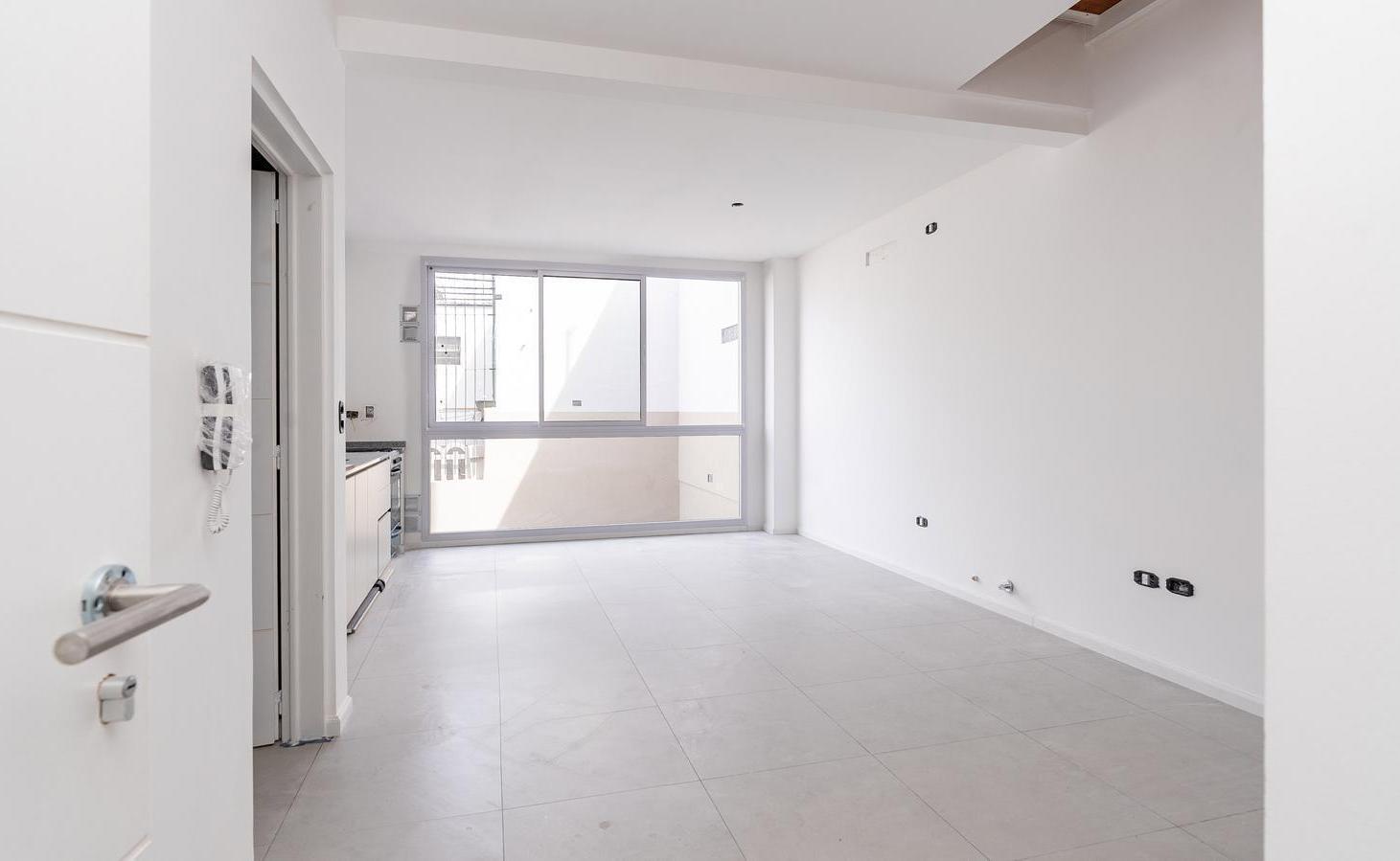 Foto de VENTA PH TRES AMBIENTES AL CONTRAFRENTE CON TERRAZA EN DUPLEX EN VILLA, imagen 2