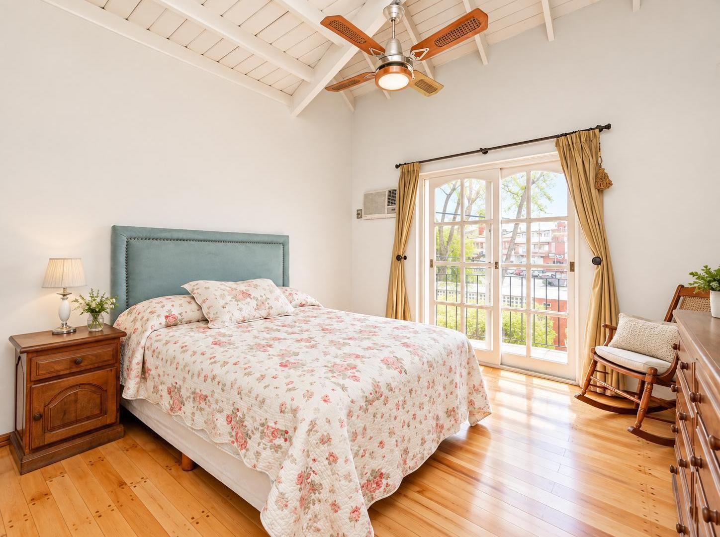 Foto de Venta PH 4 Ambientes con Cochera y Terraza en Villa Lynch, imagen 3