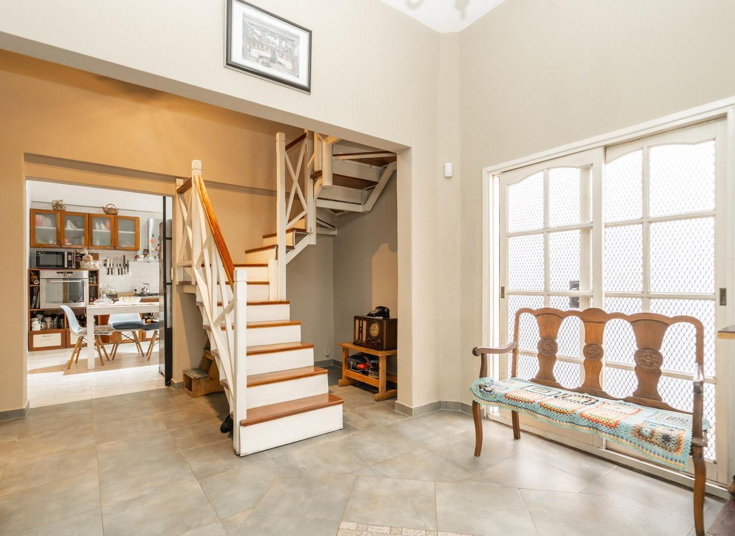 Foto de Venta PH 4 Ambientes con Cochera y Terraza en Villa Lynch, imagen 2