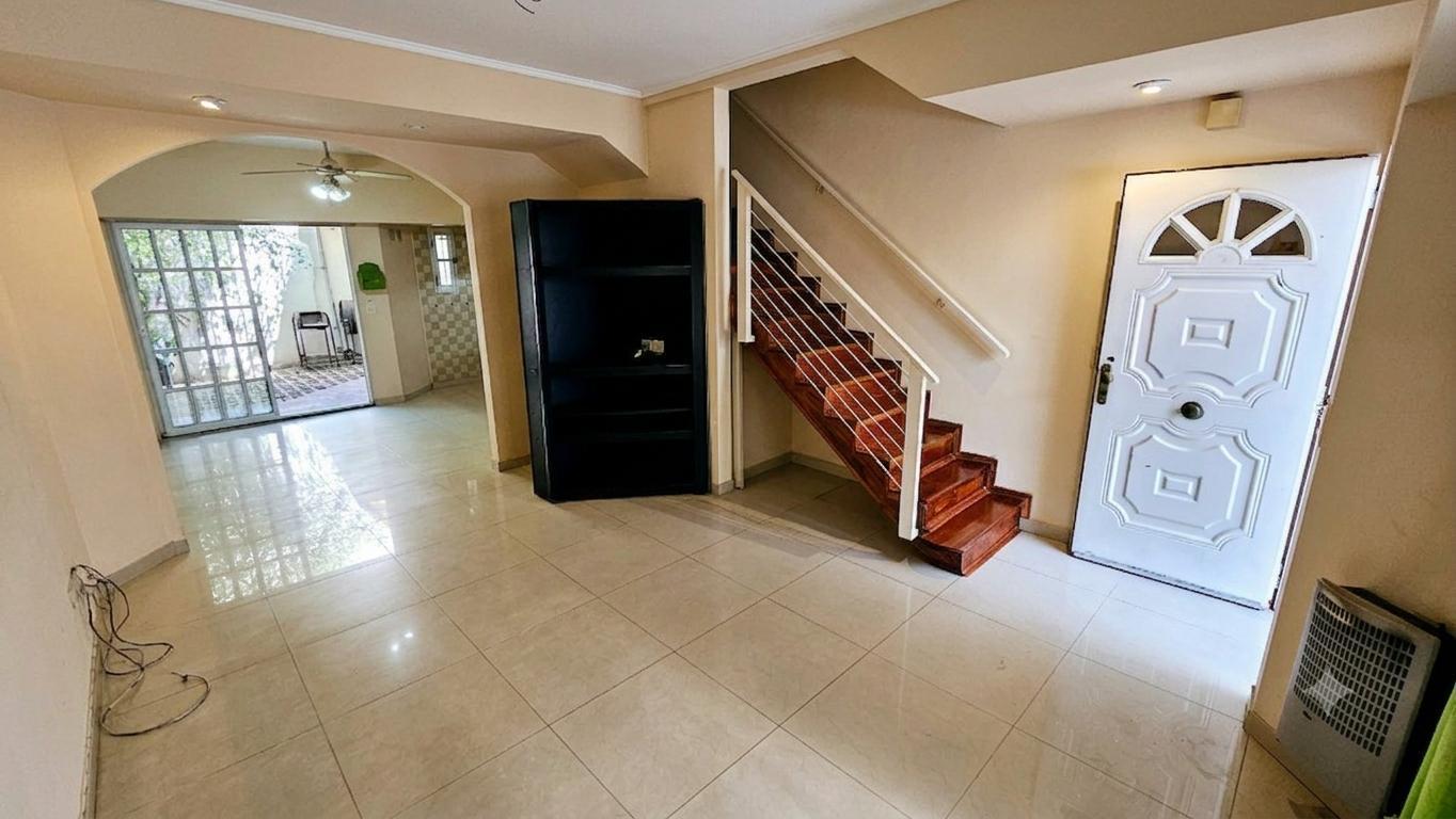 Foto de Venta PH en Triplex de 4 Ambientes mas altillo, Cochera y Patio en Aldo, imagen 4