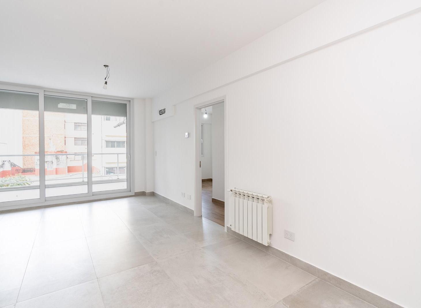 Foto de VENTA DEPTO 2 AMBIENTES CON BALCON Y PARRILLA A ESTRENAR EN VILLA DEL, imagen 2