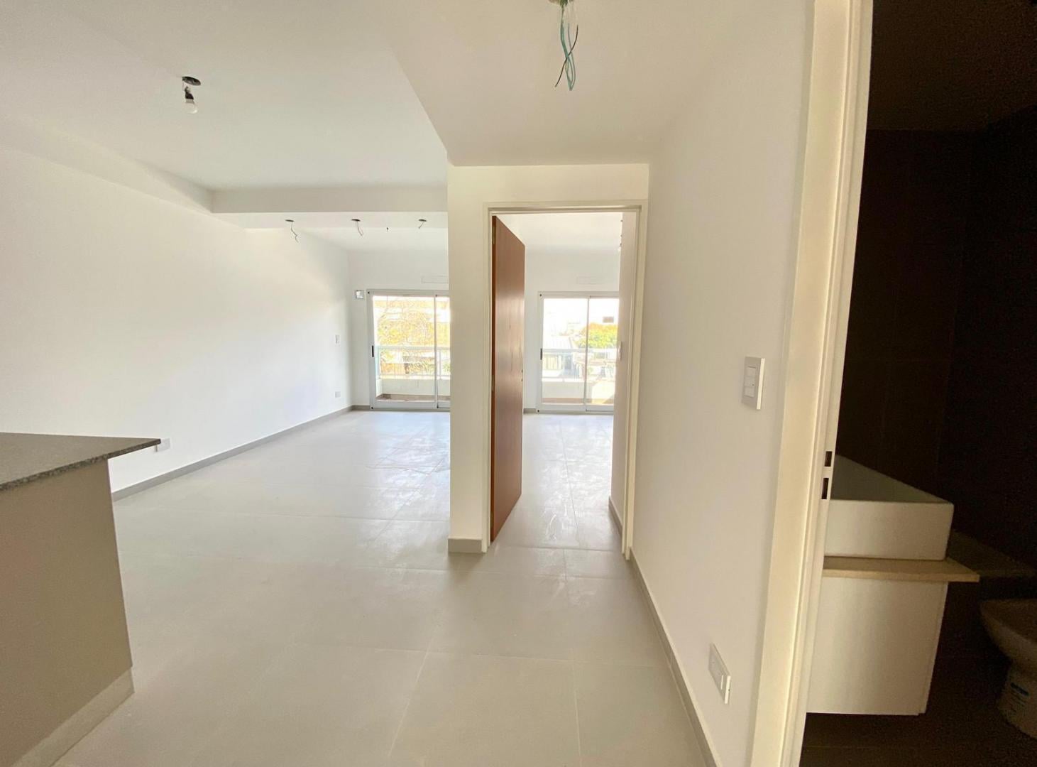 Foto de Alquiler departamento de 3 ambientes con balcon y cochera en Villa, imagen 3