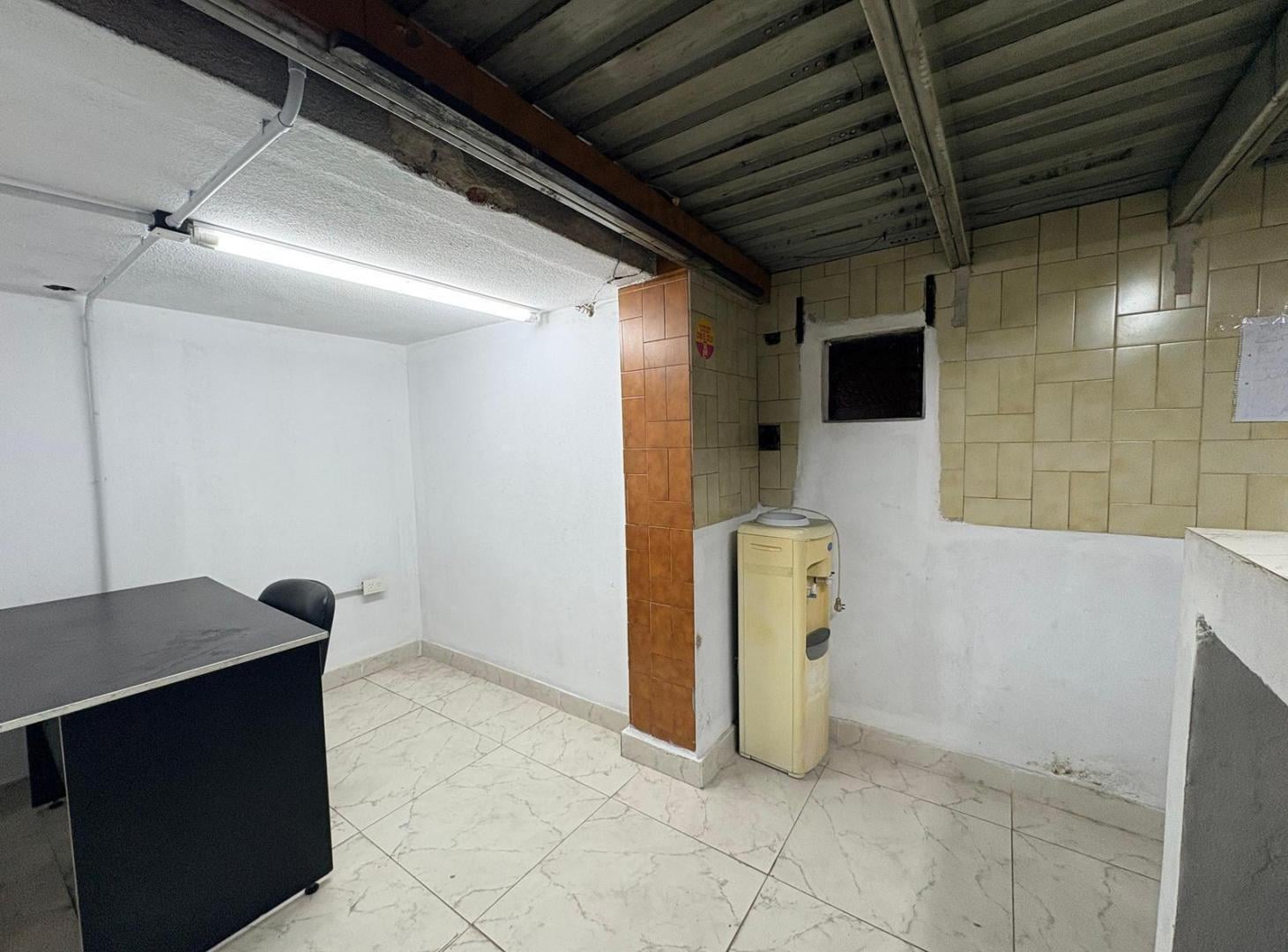 Foto de VENTA LOCAL COMERCIAL / DEPÓSITO EN AV GENERAL PAZ, CIUDADELA, PARTIDO, imagen 4