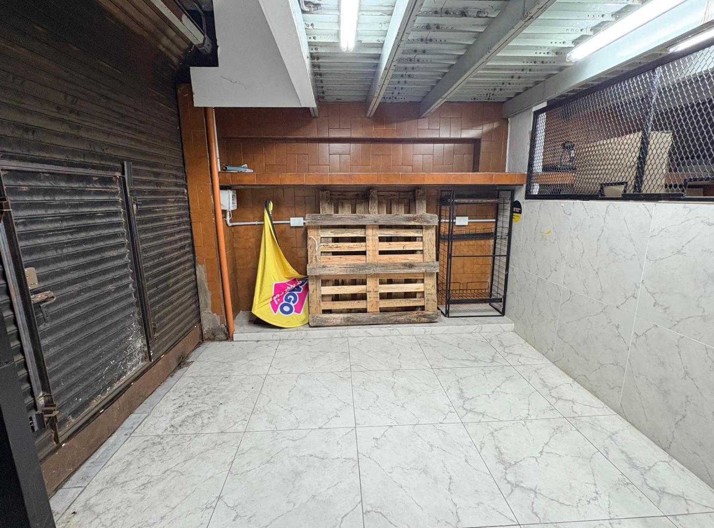 Foto de VENTA GALPON / LOCAL / DEPOSITO EN AV GENERAL PAZ, CIUDADELA, PARTIDO, imagen 2