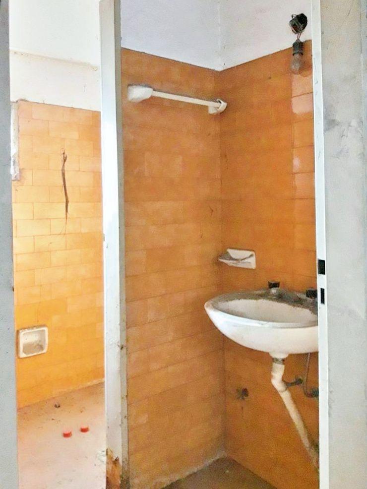Foto de APTO CRÉDITO Venta Depósito Nave Galpón Industrial 2400 m2 Villa Tesei, imagen 4