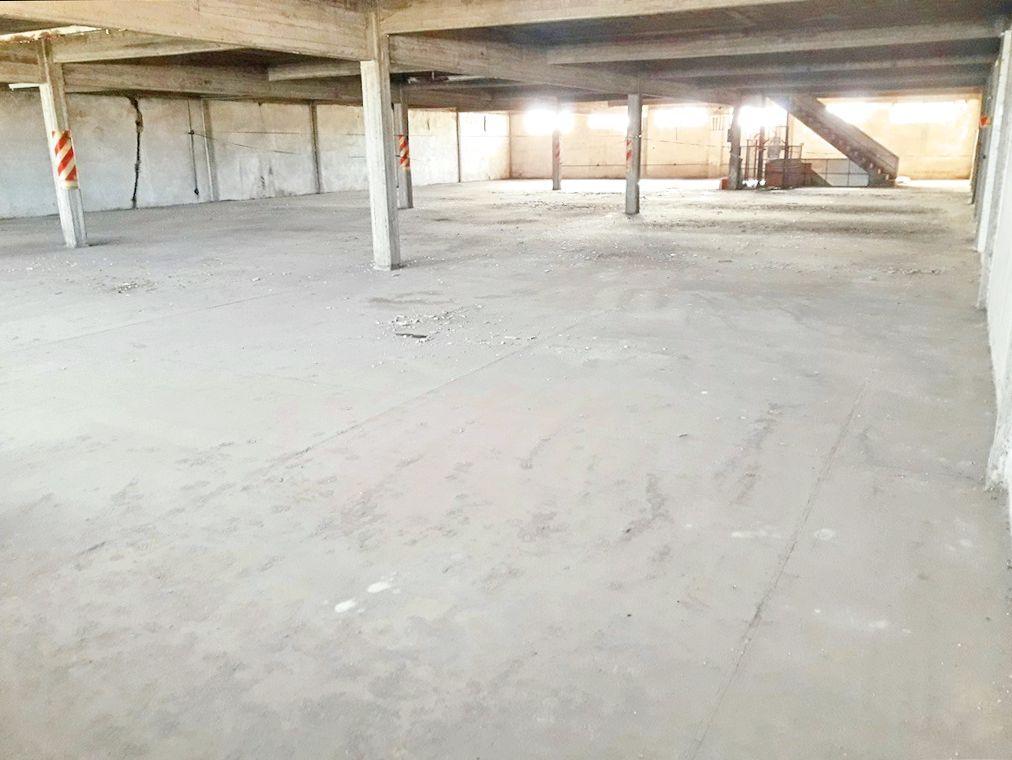 Foto de APTO CRÉDITO Venta Depósito Nave Galpón Industrial 2400 m2 Villa Tesei, imagen 2