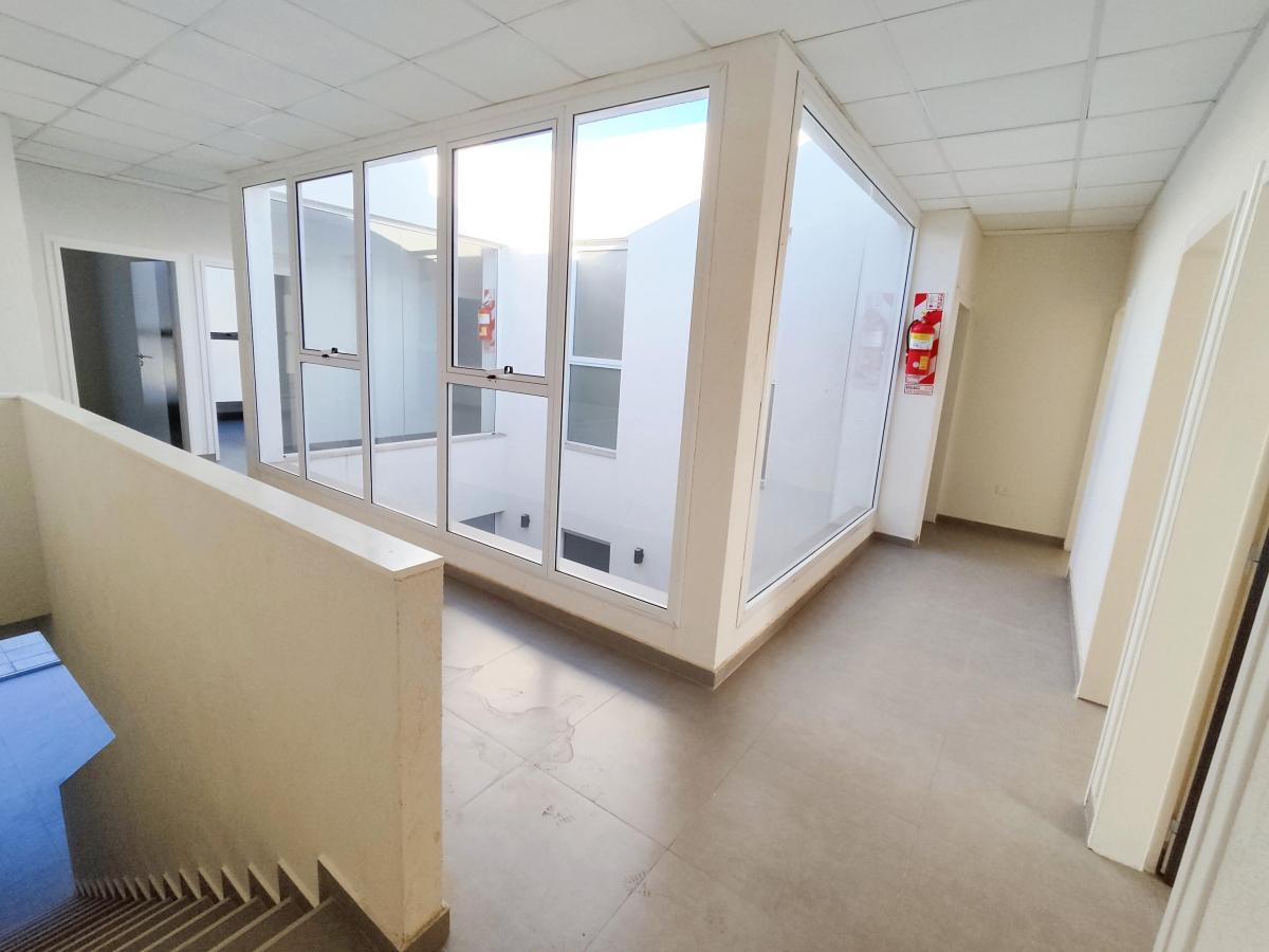 Oportunidad Venta Edificio con 11 Consultorios / Oficinas A ESTRENAR Moron Sur