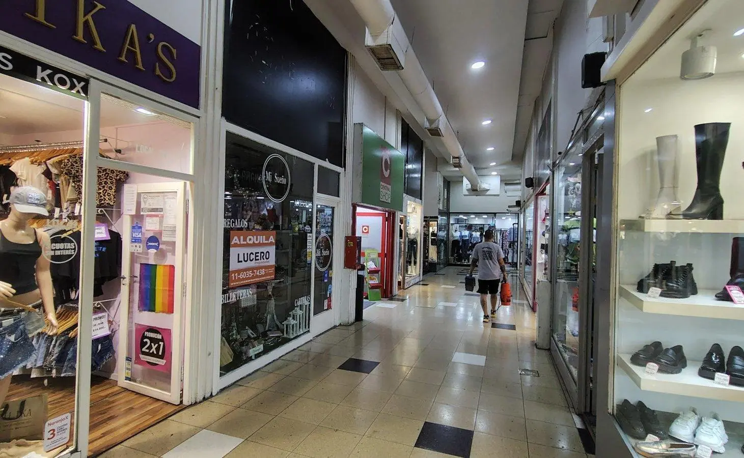 LOCAL COMERCIAL EN GALERÍA CENTRO 1