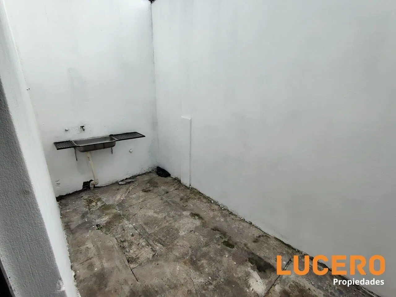 LOCAL COMERCIAL EN MORÓN SUR 3