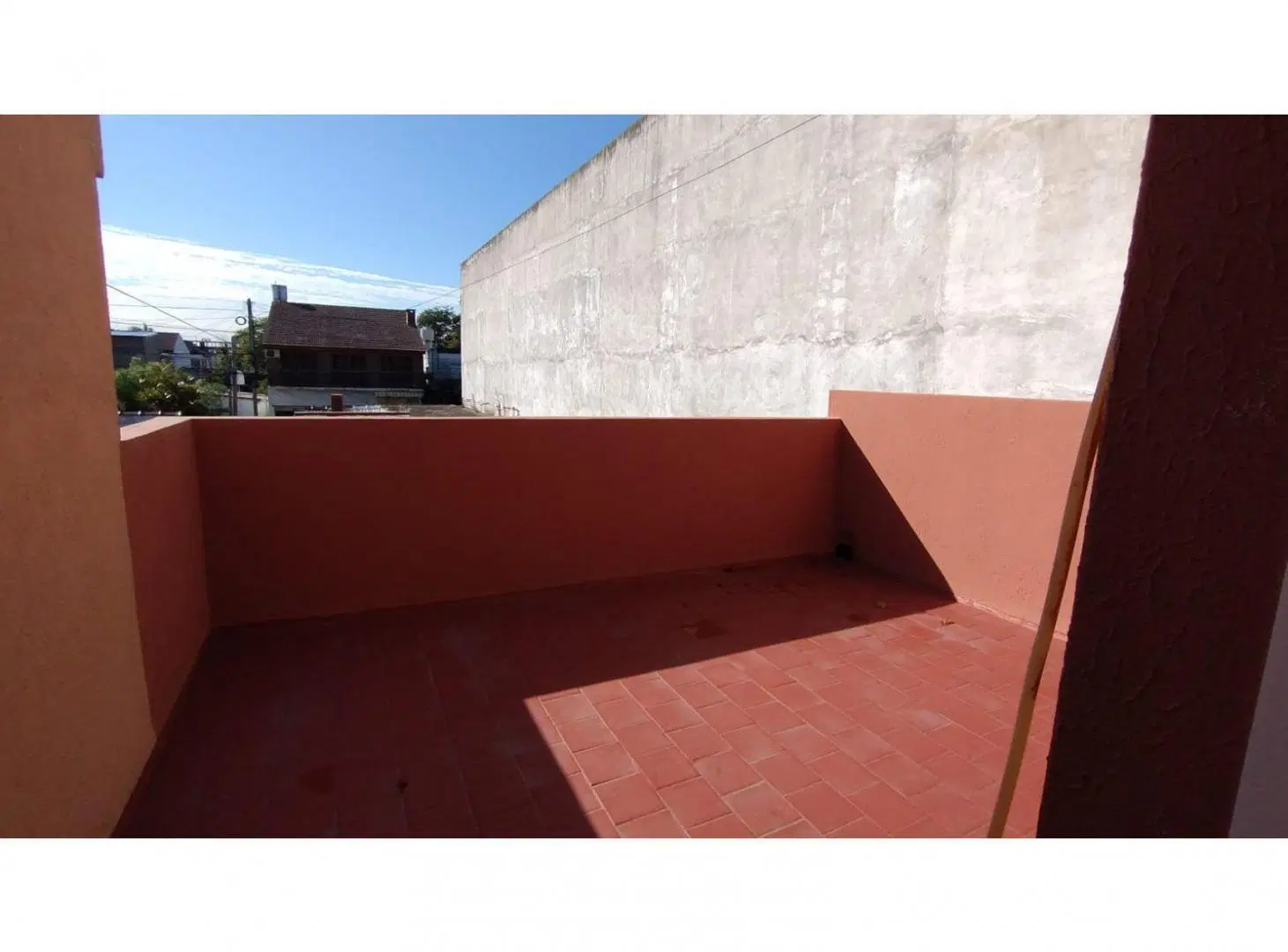 EXCELENTE VIVIENDA EN BLOQUE + 2 LOCALES 5