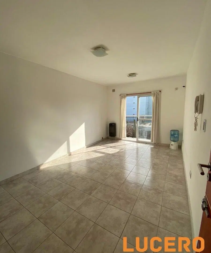 DEPARTAMENTO DOS AMBIENTES EN MORÓN 2