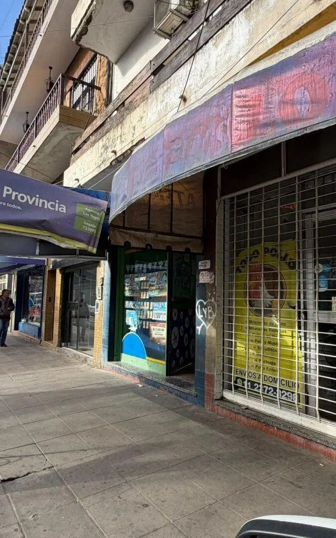 LOCAL COMERCIAL EN MORÓN 2