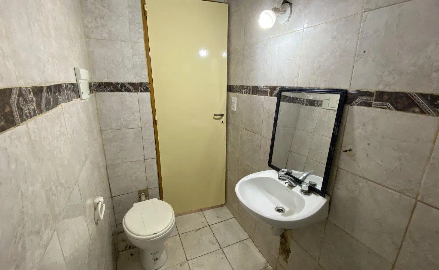 DEPARTAMENTO 2 AMBIENTES CON HABITACIÓN EN SUITE EN CASTELAR 4
