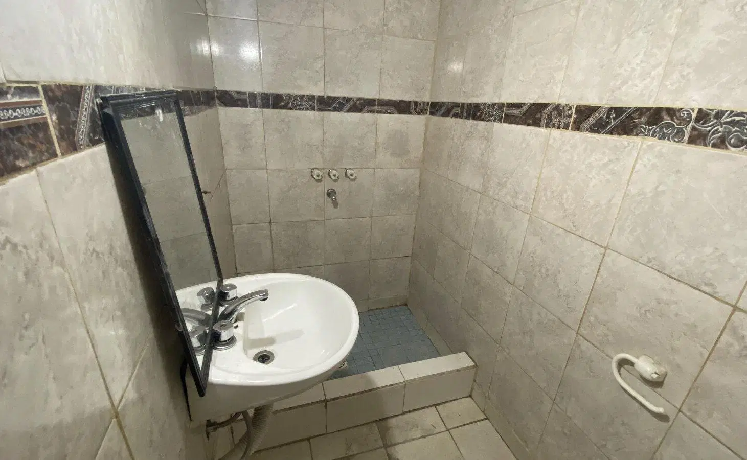 DEPARTAMENTO 2 AMBIENTES CON HABITACIÓN EN SUITE EN CASTELAR 3