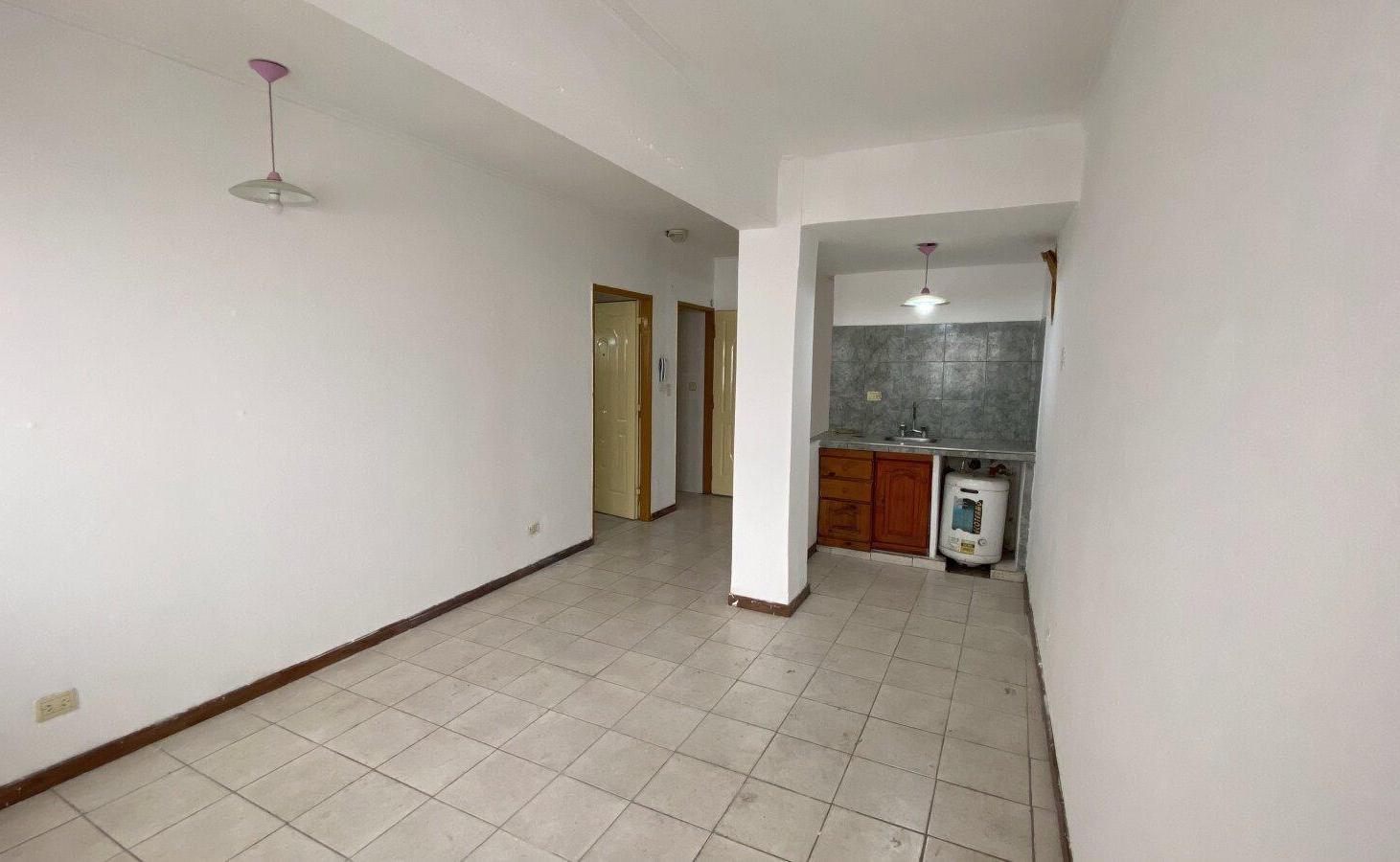 Foto de DEPARTAMENTO 2 AMBIENTES CON HABITACIÓN EN SUITE EN CASTELAR, imagen 2
