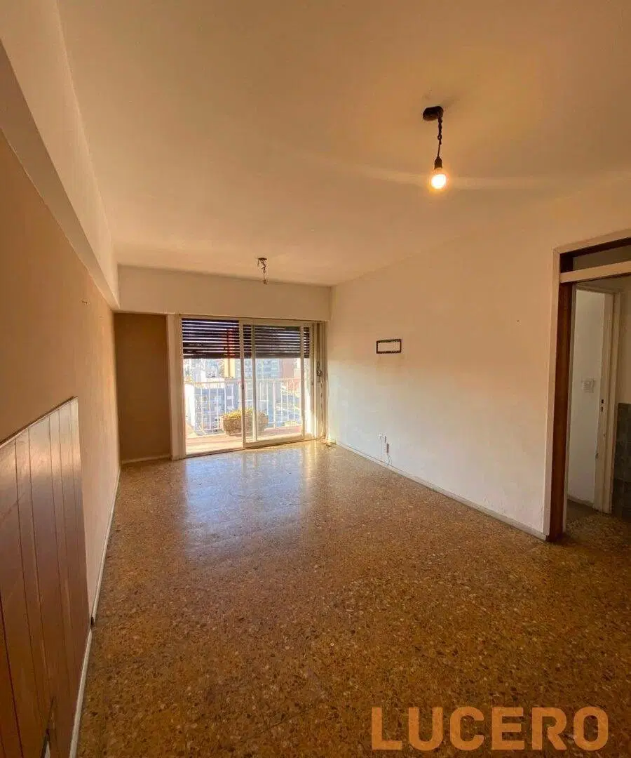 Departamento 2 ambientes con balcon- Alquiler 4