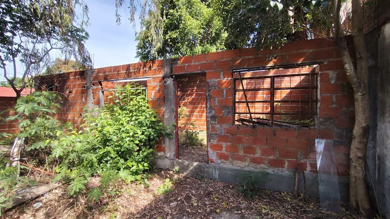 Lote con Mejoras - Morón Sur 4