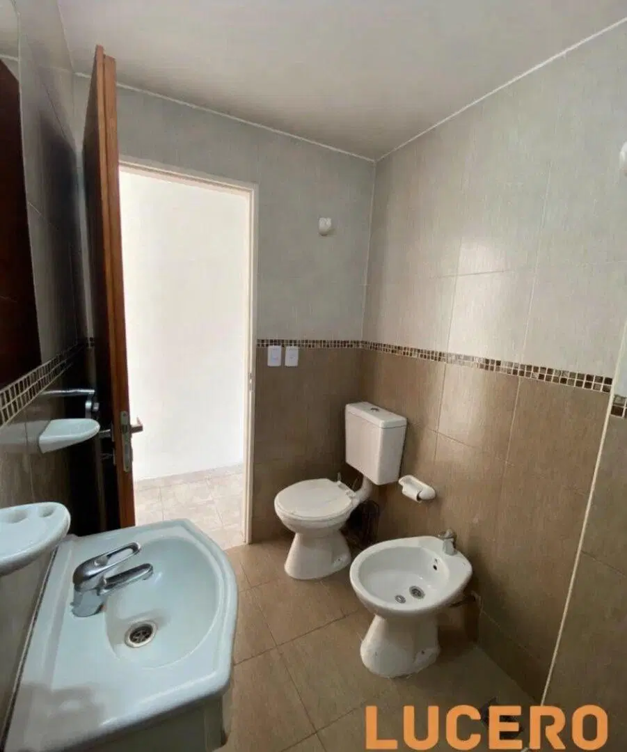 DEPARTAMENTO DOS AMBIENTES EN MORÓN 2