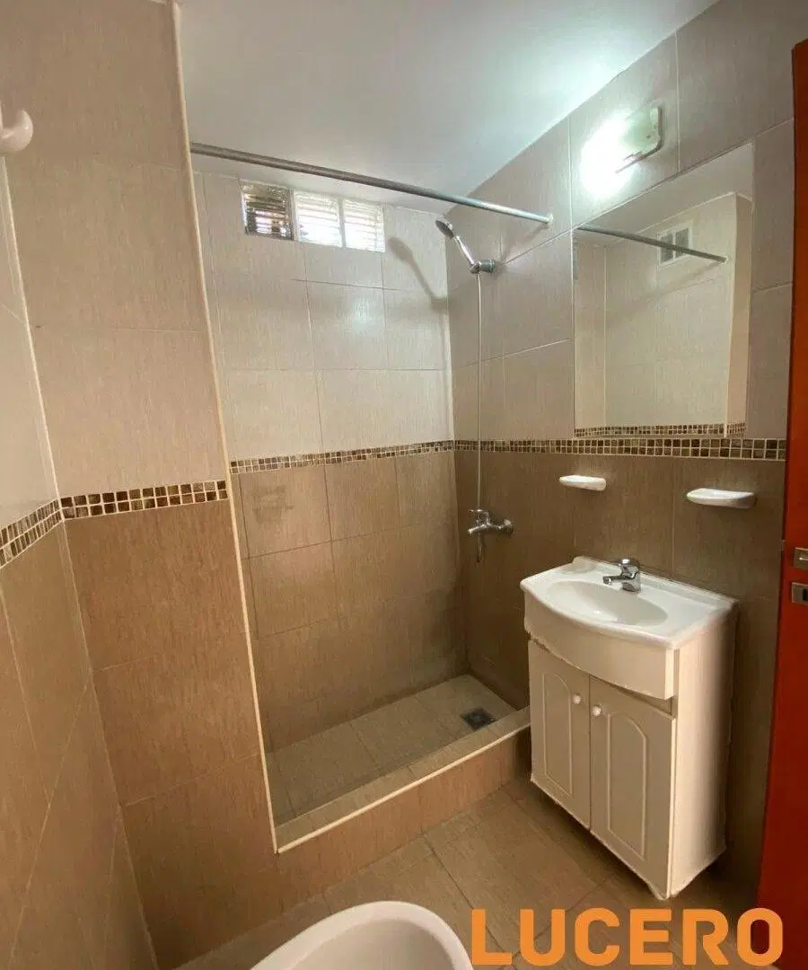 DEPARTAMENTO DOS AMBIENTES EN MORÓN 3