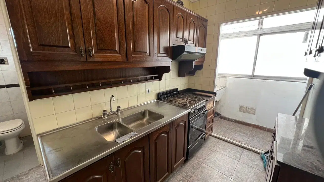 Amplio Departamento de 3 Ambientes + Escritorio en Morón Centro 3