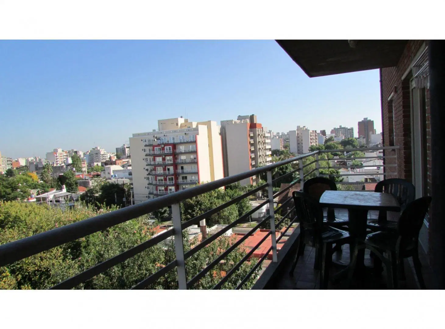 Departamento 4 ambientes con cochera en Torres Moron 2