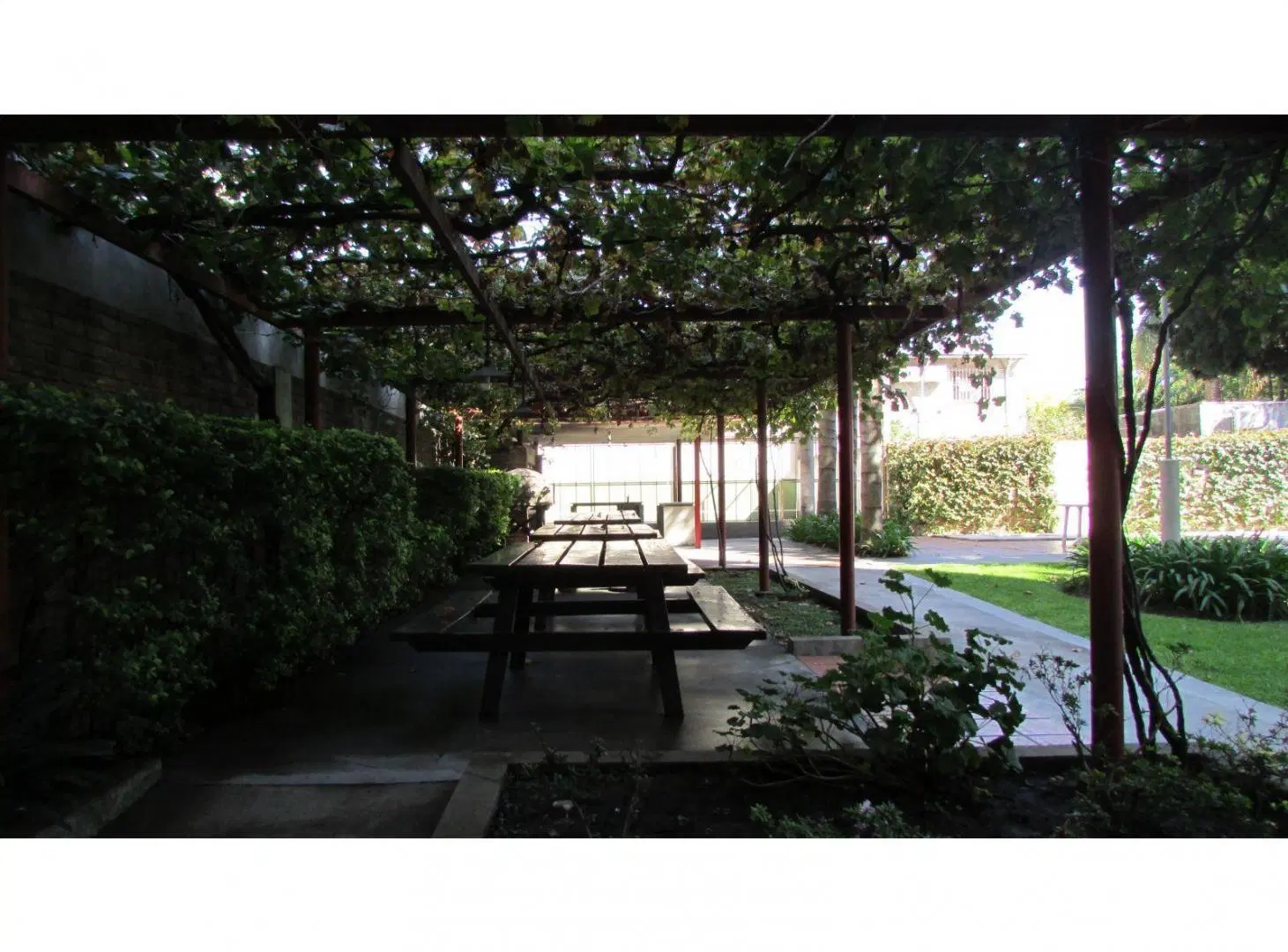 Departamento 4 ambientes con cochera en Torres Moron 3