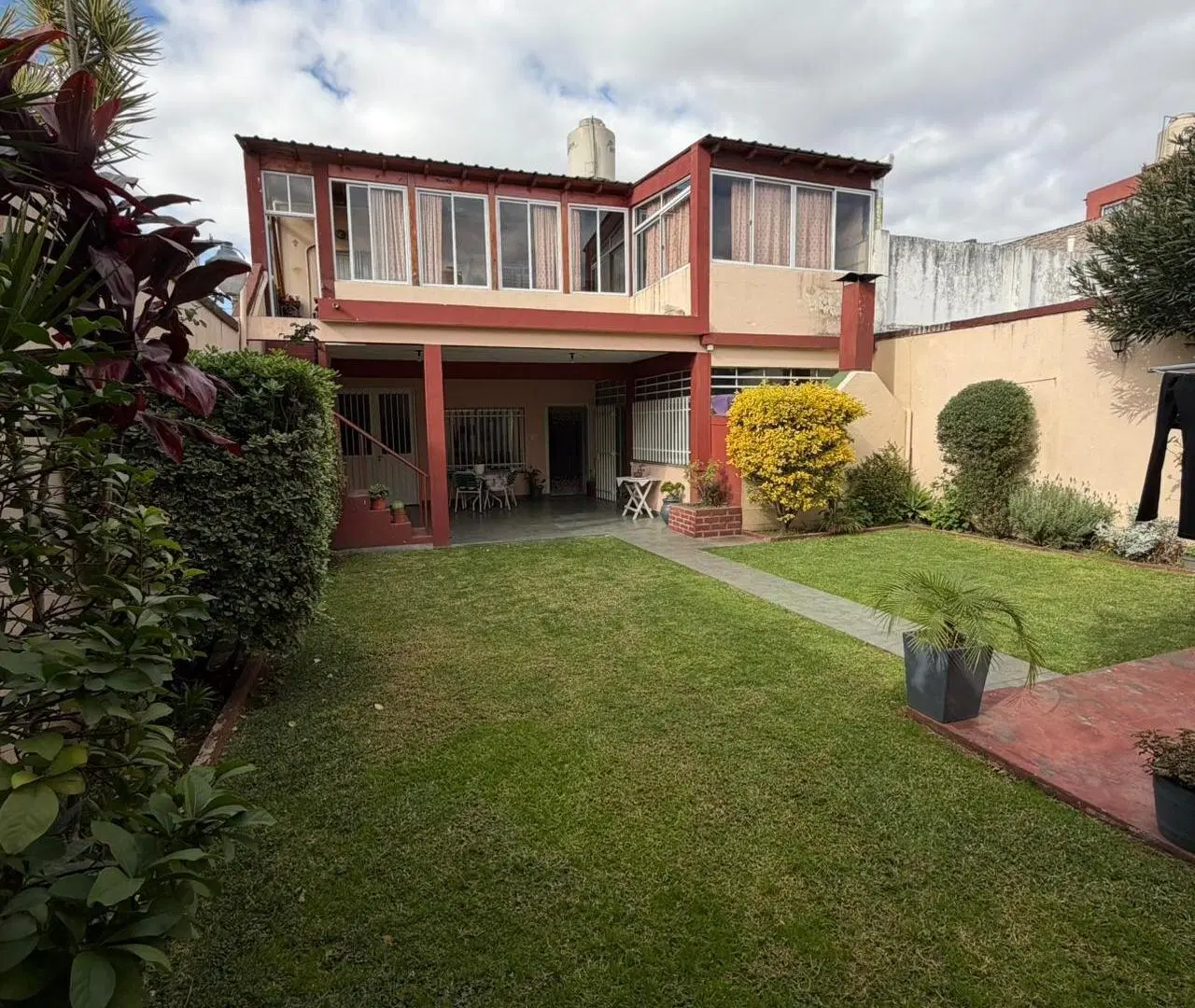 VIVIENDA MULTIFAMILIAR EN ISIDRO CASANOVA 2