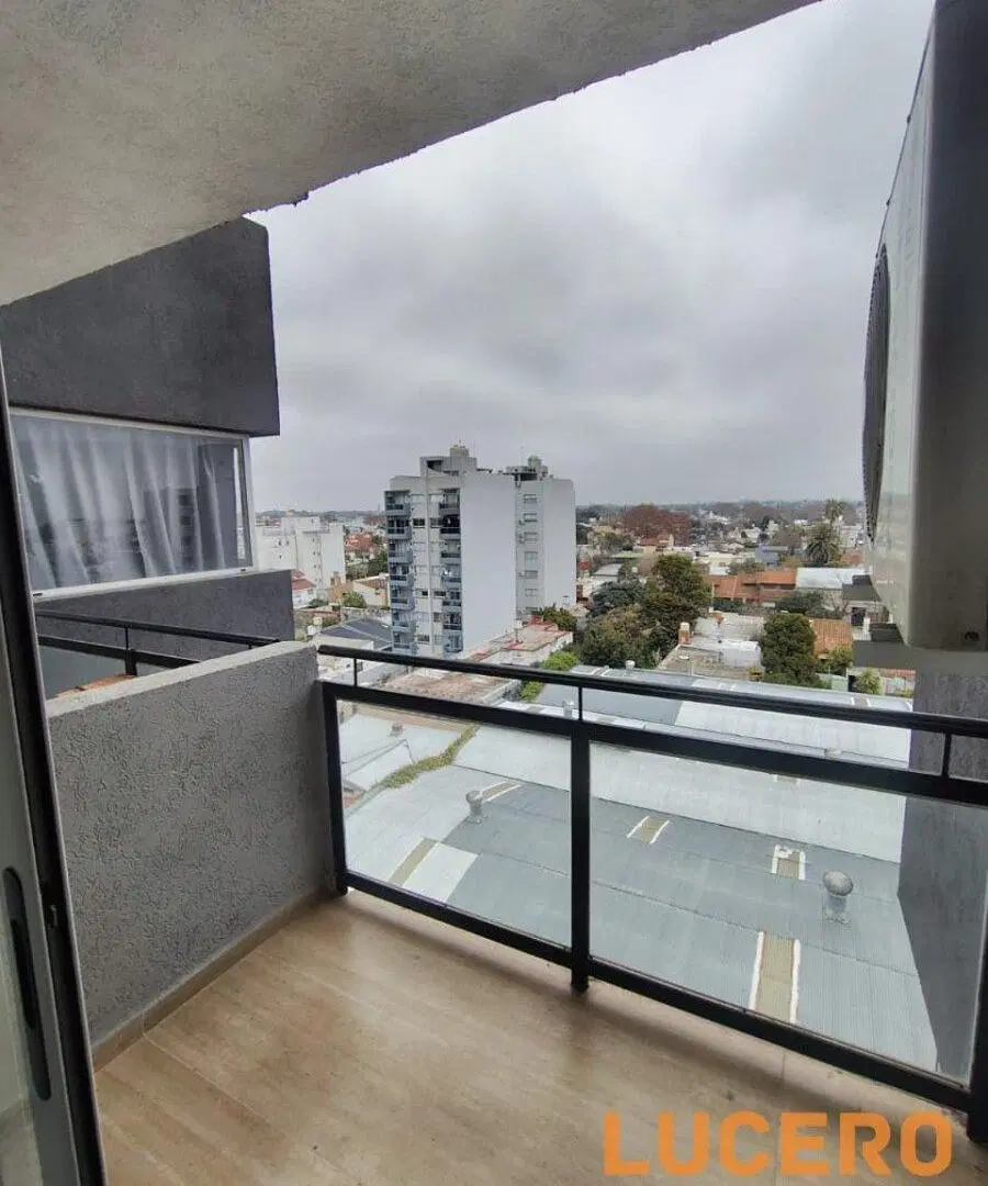 DEPARTAMENTO 2 AMBIENTES CON COCHERA EN ALQUILER EN MORÓN 3
