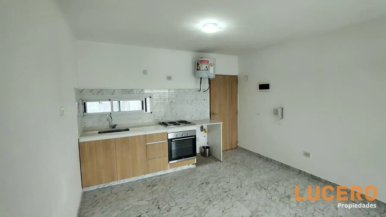 DEPARTAMENTO 2 AMBIENTES CON COCHERA EN ALQUILER EN MORÓN 2