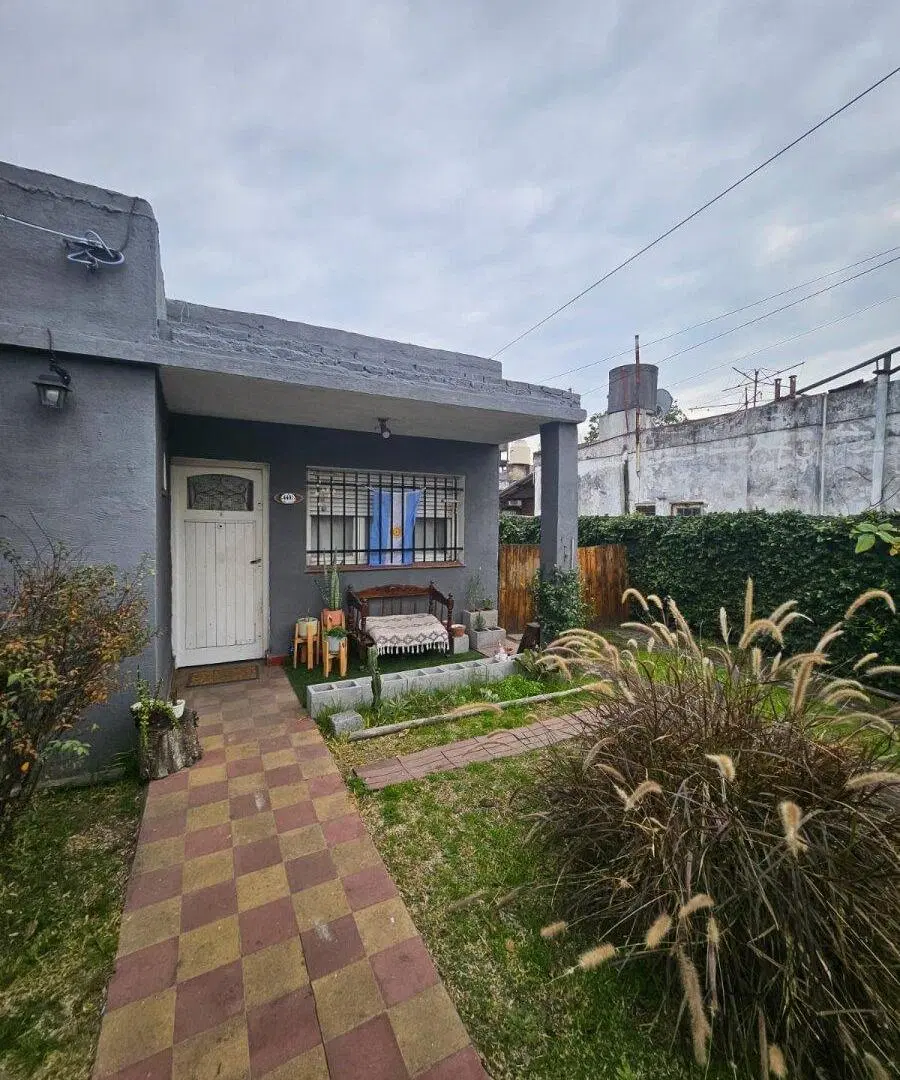 HERMOSA CASA 3AMB EN VENTA EN VILLA TESEI 4