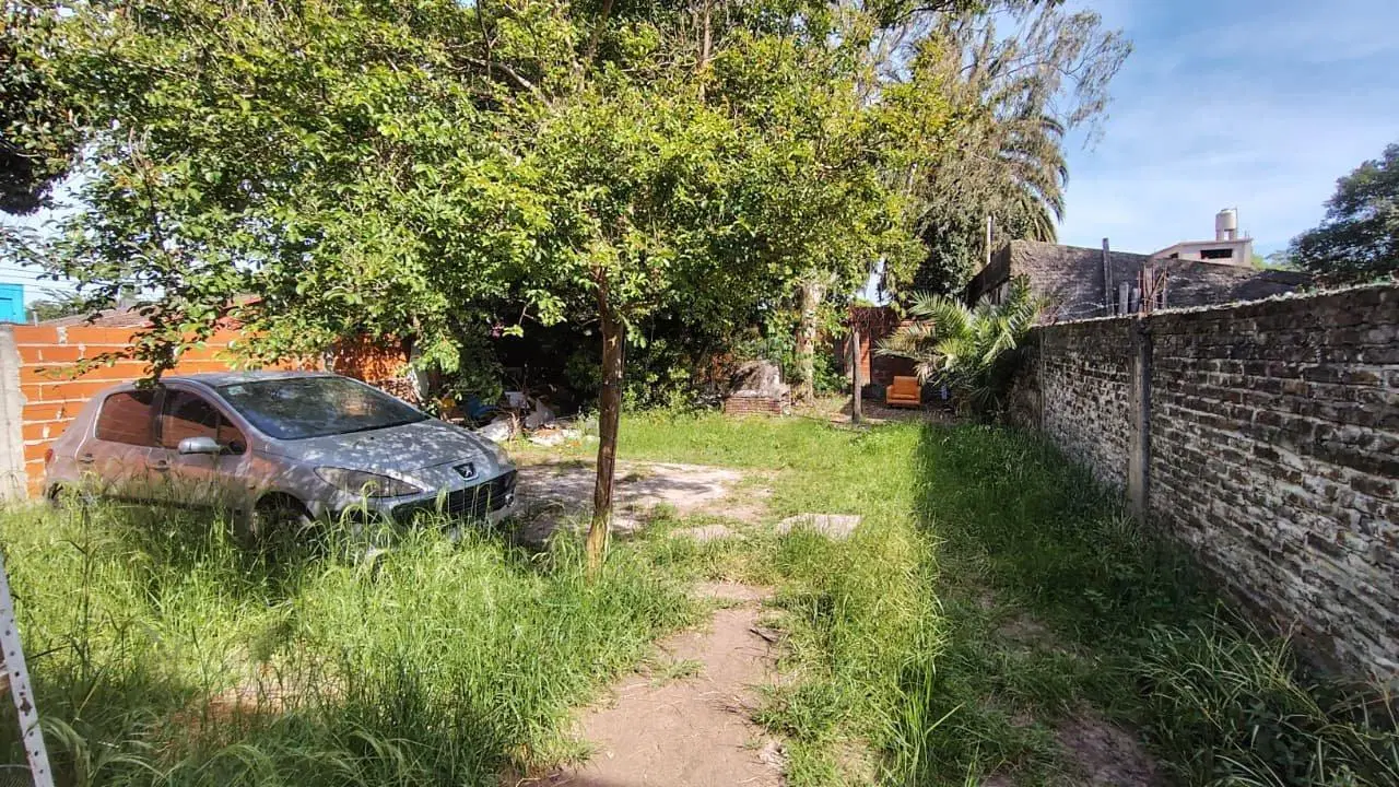 Lote con Mejoras - Morón Sur 3