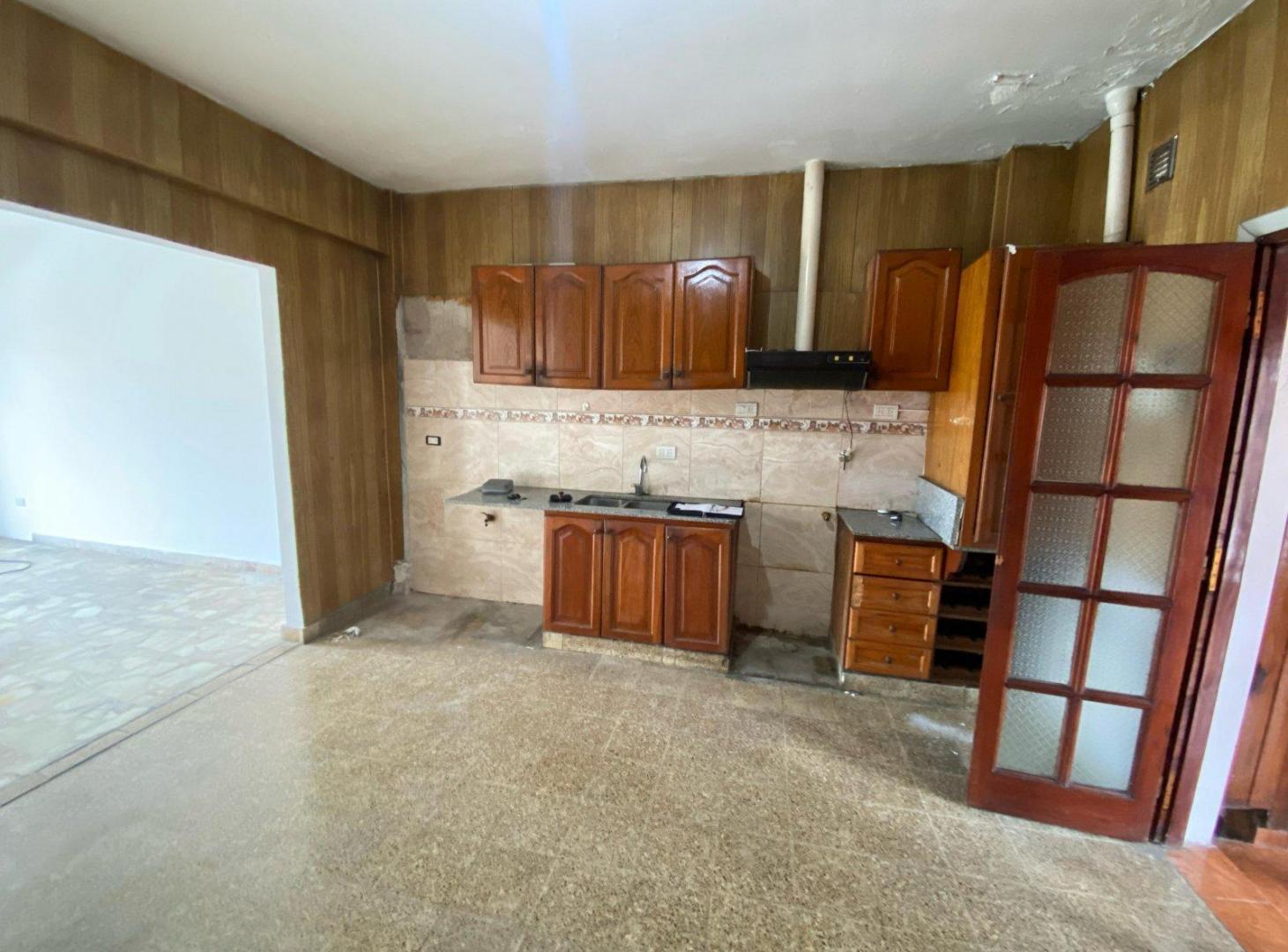 Foto de HERMOSA CASA 3 AMBIENTES EN MORON SUR, imagen 2