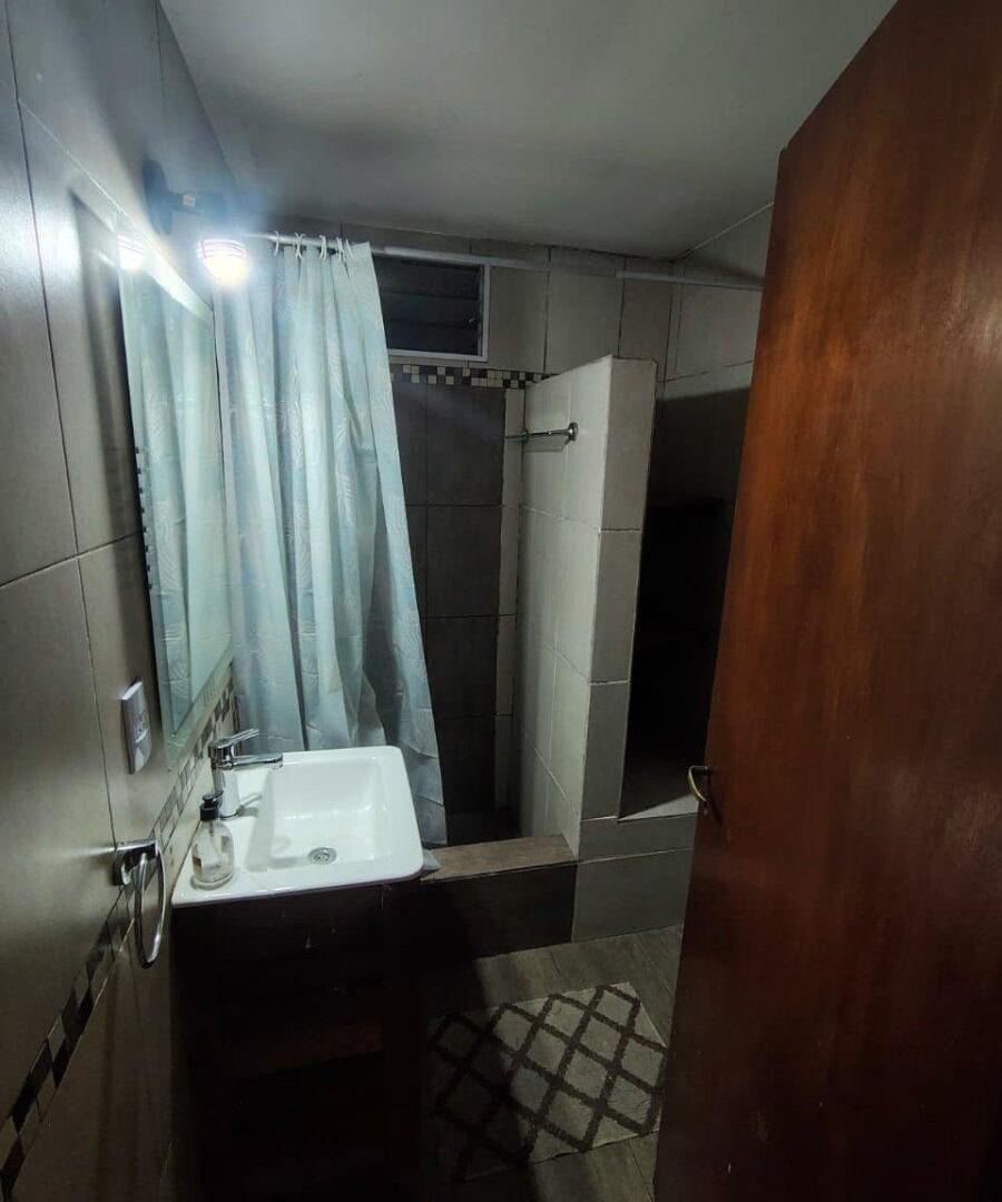 Foto de PH 3 ambientes con patio y cochera en alquiler en Morón sur, imagen 5