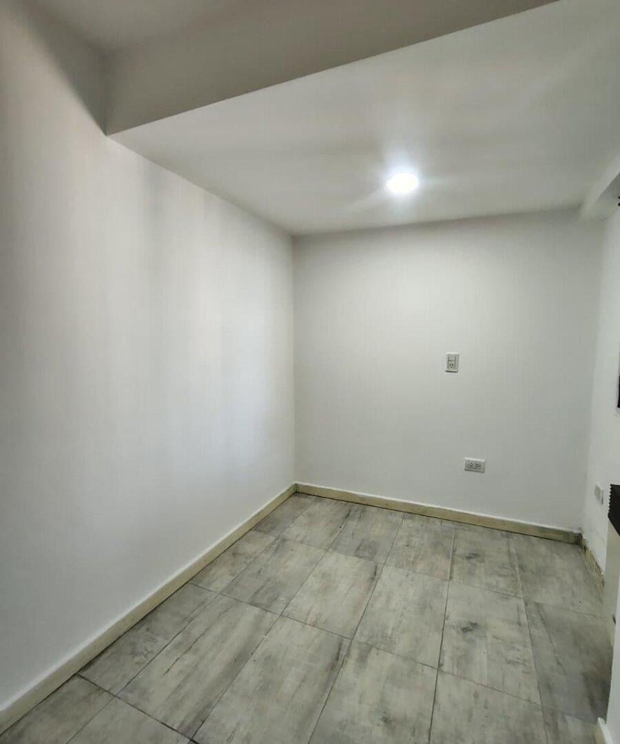 Foto de PH 3 ambientes con patio y cochera en alquiler en Morón sur, imagen 2