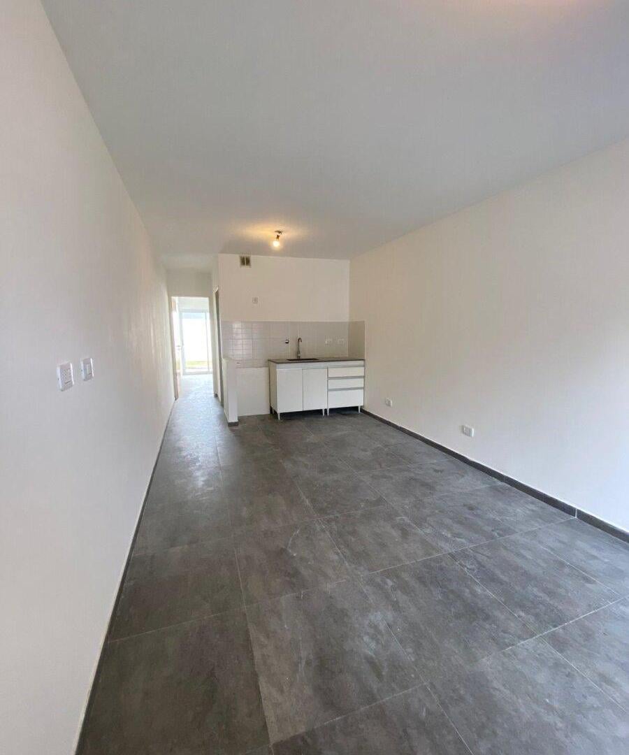 Foto de DEPARTAMENTO 2 AMBIENTES EN PRIMER PISO, imagen 2